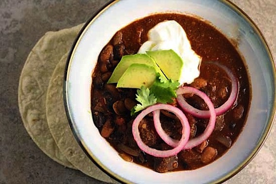 BEEF AND BEAN CHILI WITH PICKLED ONIONS from Healthy. Delicious.